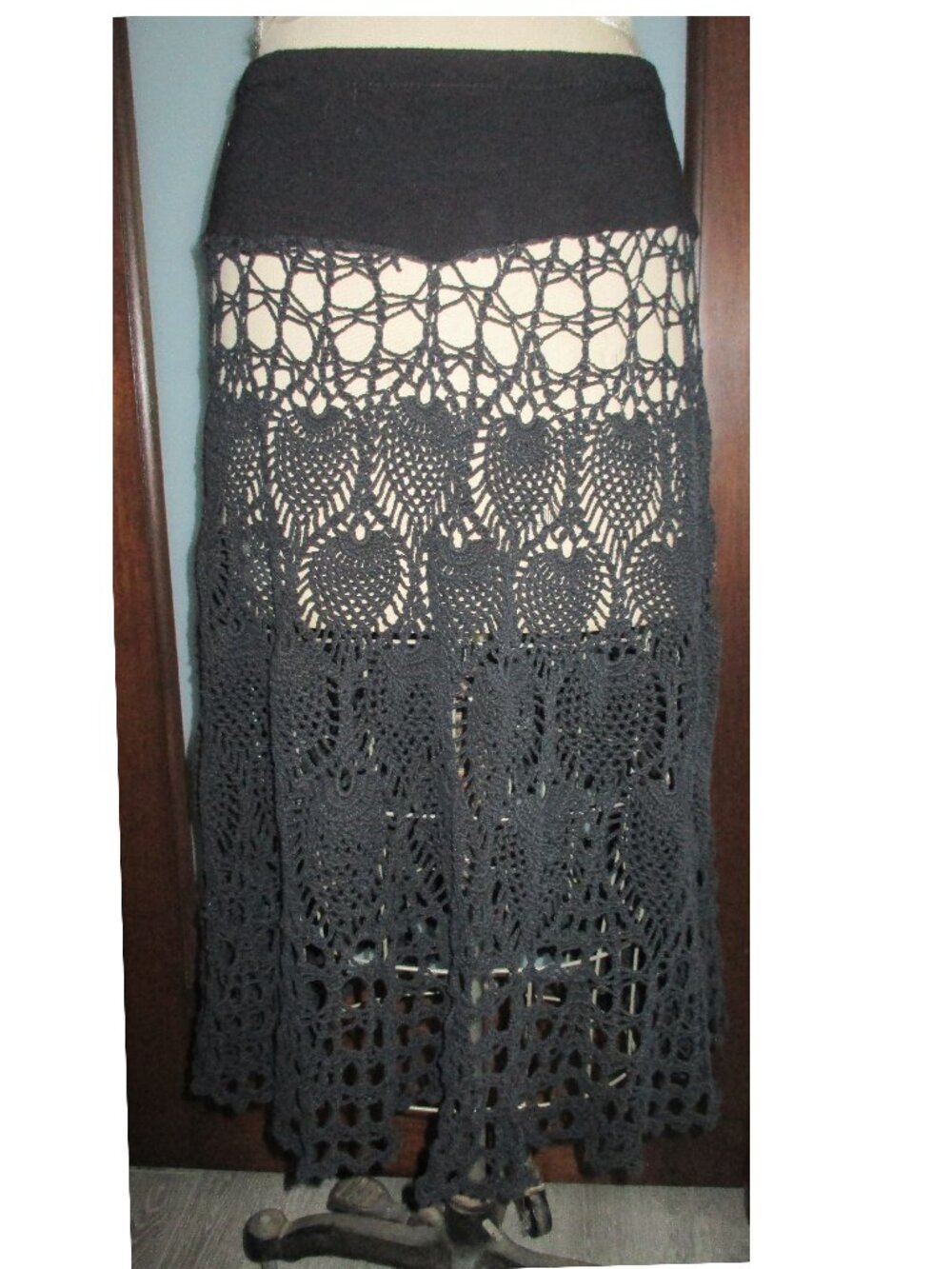 BLACK CROCHET flared skirt size medium